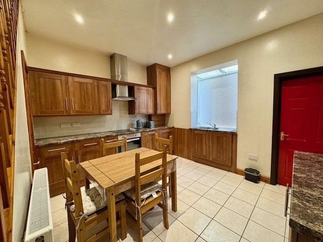 Property photo 1 of 9 Kitchen