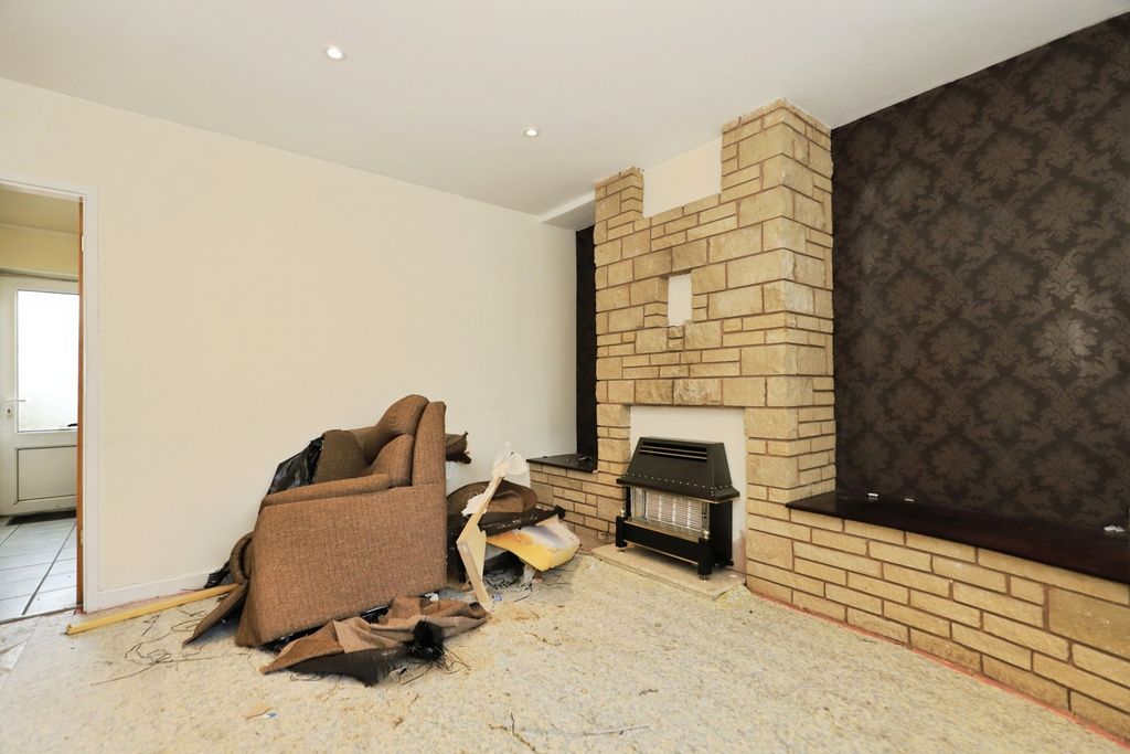 Property photo 2 of 13 Lounge