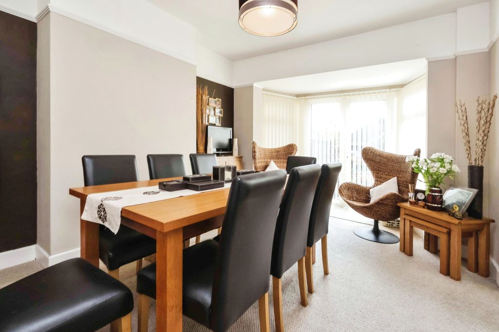 Property photo 3 of 17 Photography