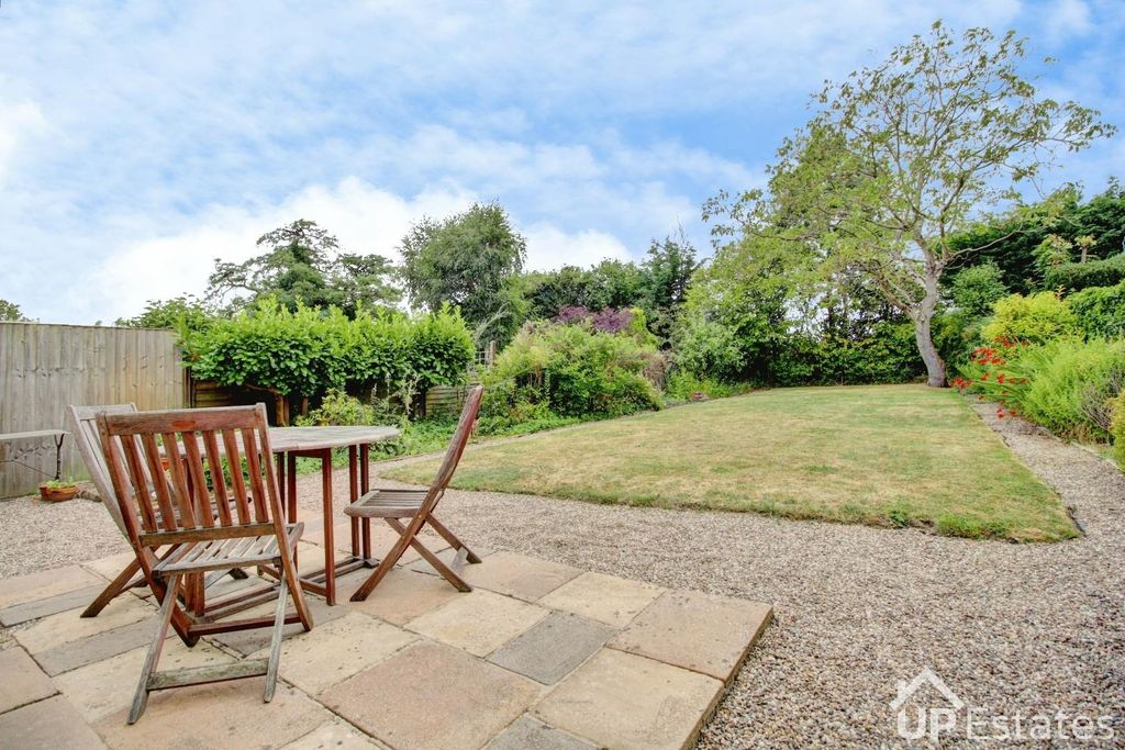 Property photo 2 of 27