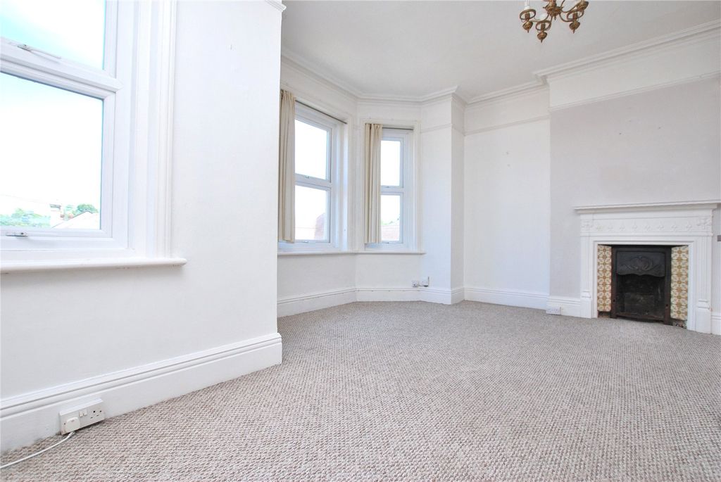 Property photo 2 of 5 Picture No. 12