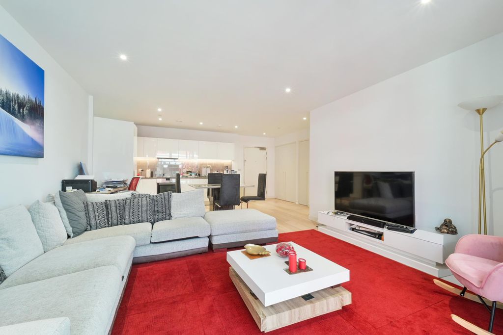 Property photo 3 of 12