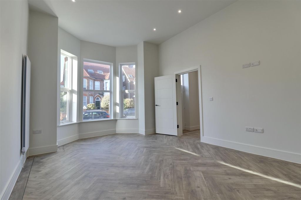 Property photo 2 of 35 60Bf5089-3Dd7-461E-Be14-80Ef873746E5_1_201_A.Jpeg