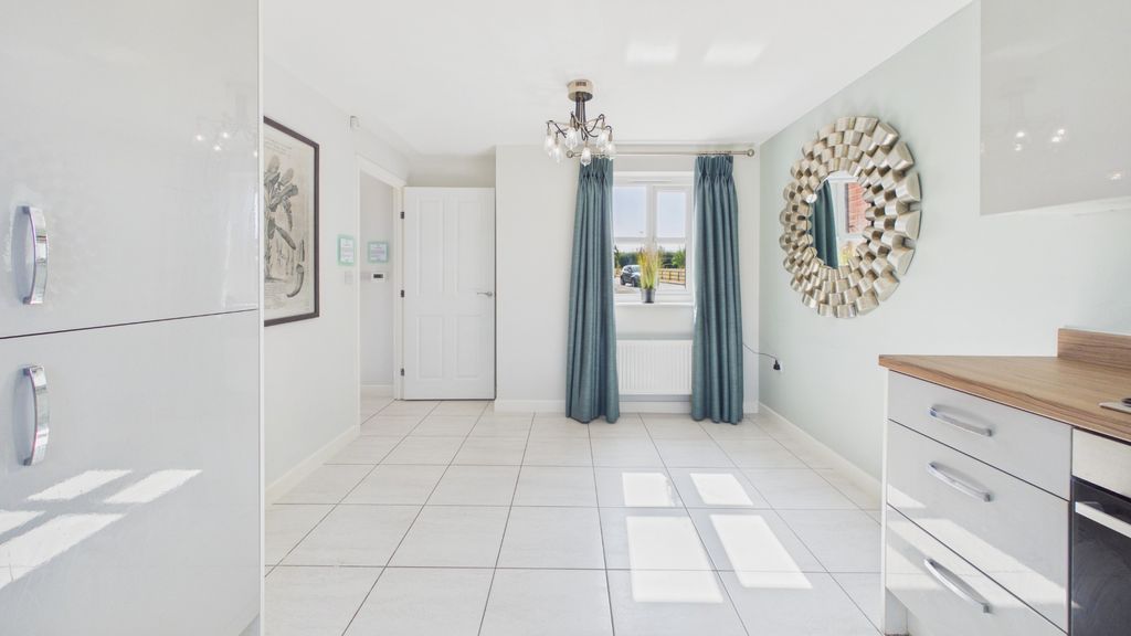 Property photo 3 of 30 5306246