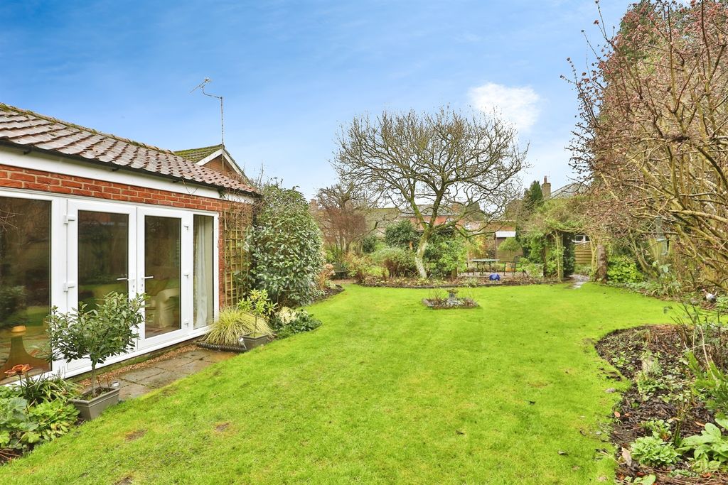 Property photo 2 of 19