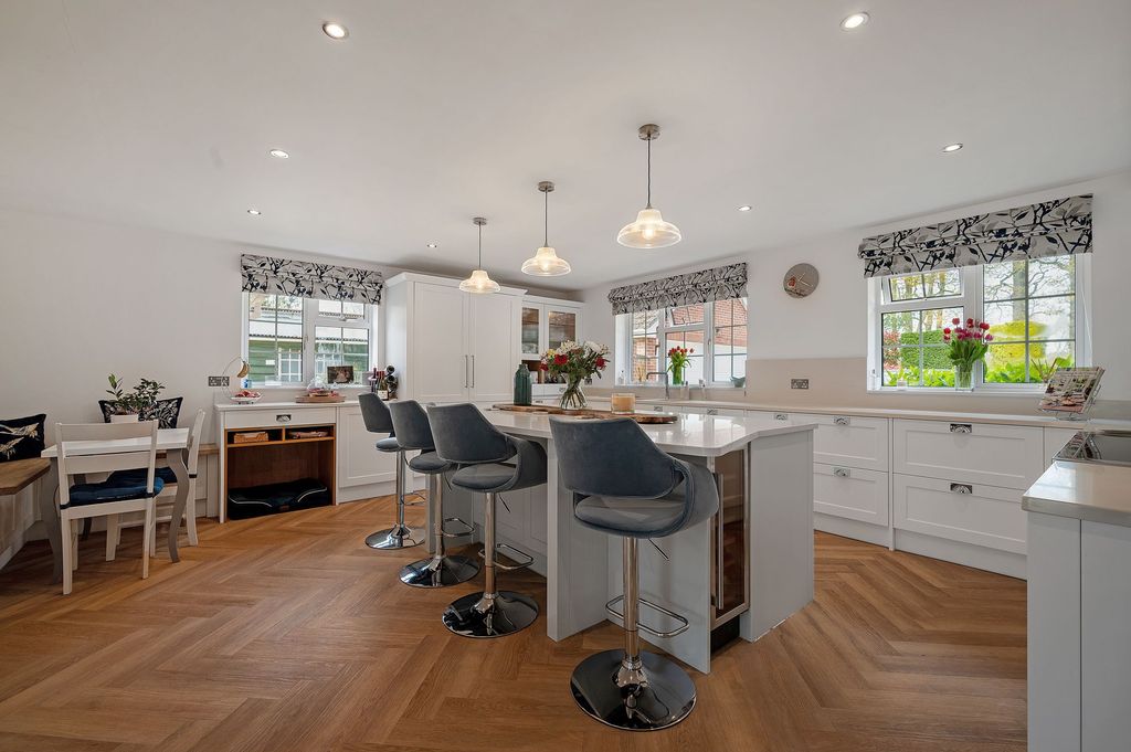 Property photo 1 of 19 Kitchen/Diner