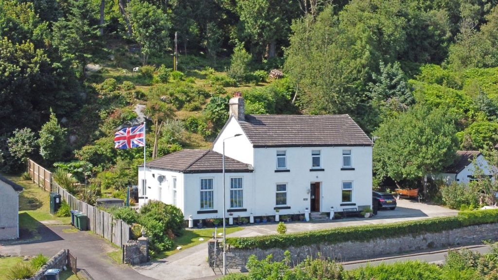 Property photo 2 of 41 4782684