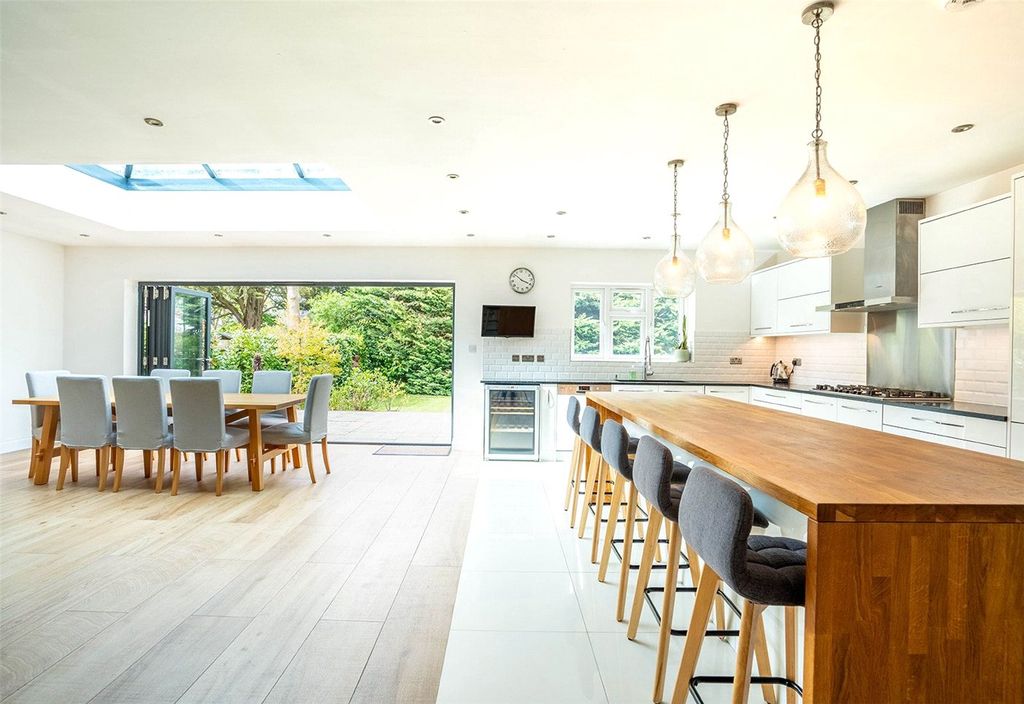 Property photo 3 of 19 Picture No. 22