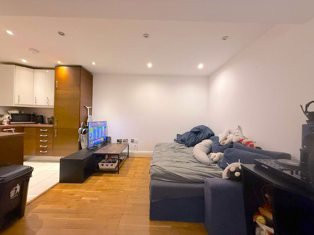 Property photo 3 of 6