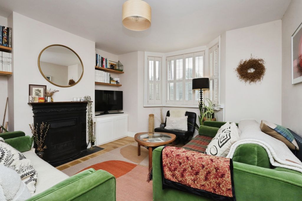 Property photo 3 of 28 Pbox-Img.Jpg