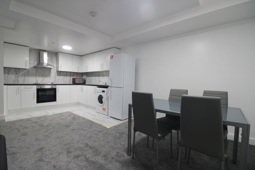 Property photo 3 of 10 Img_3405