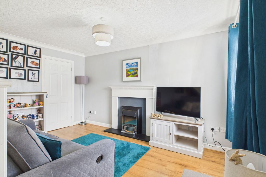 Property photo 3 of 14