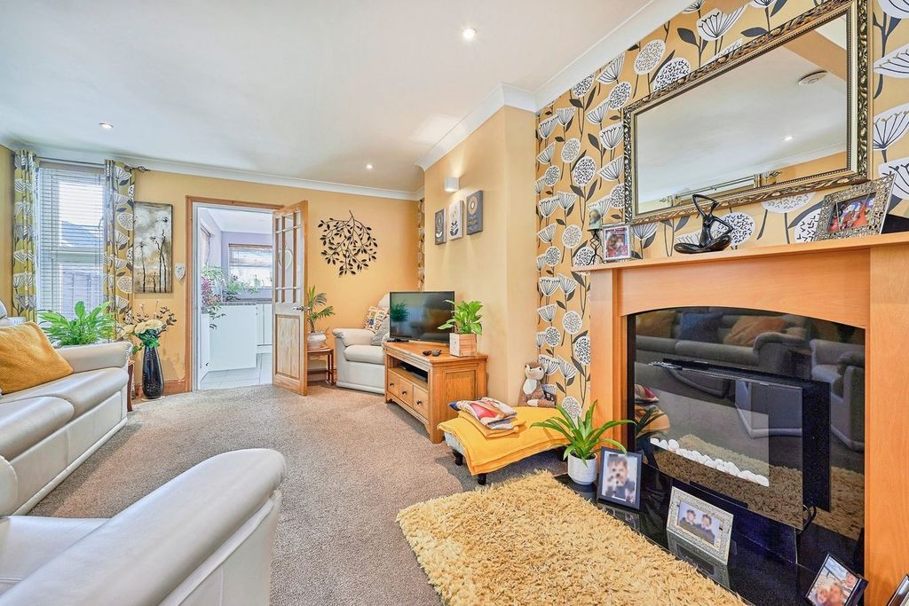Property photo 3 of 18