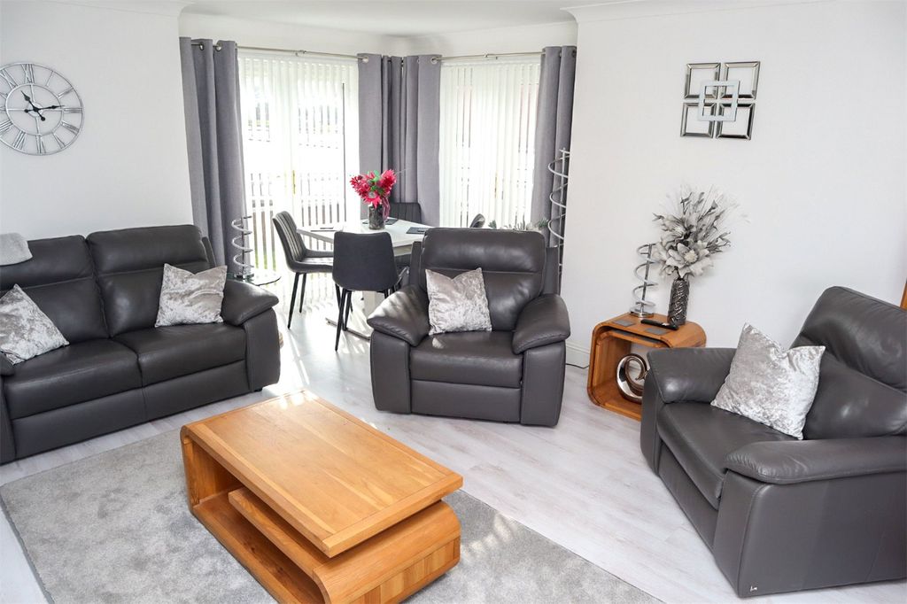 Property photo 2 of 16 Picture No. 01