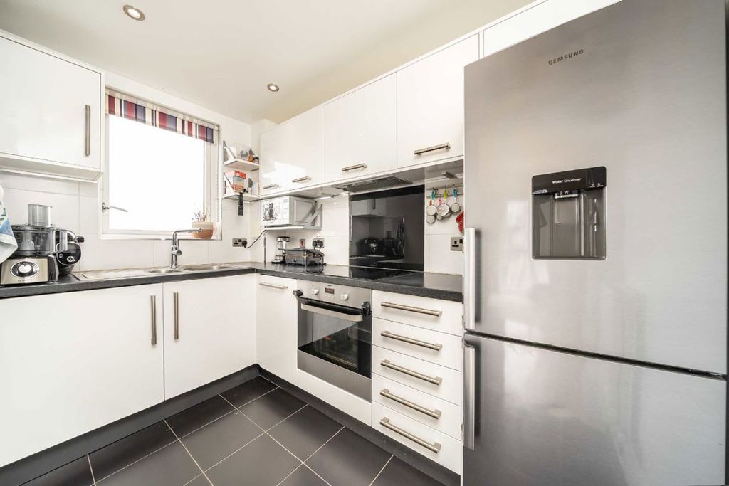 Property photo 2 of 7