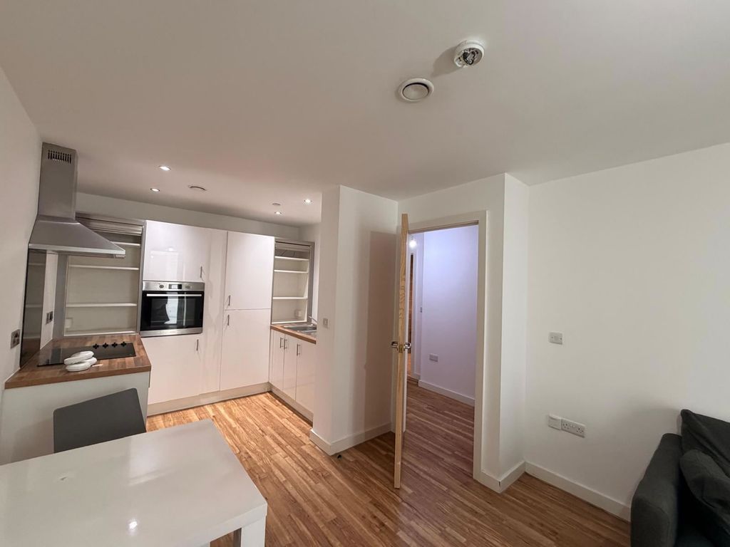 Property photo 3 of 8 Mediac8576686Whatsapp Image 2026-05-08 At 17.10.54 (3).Jpg