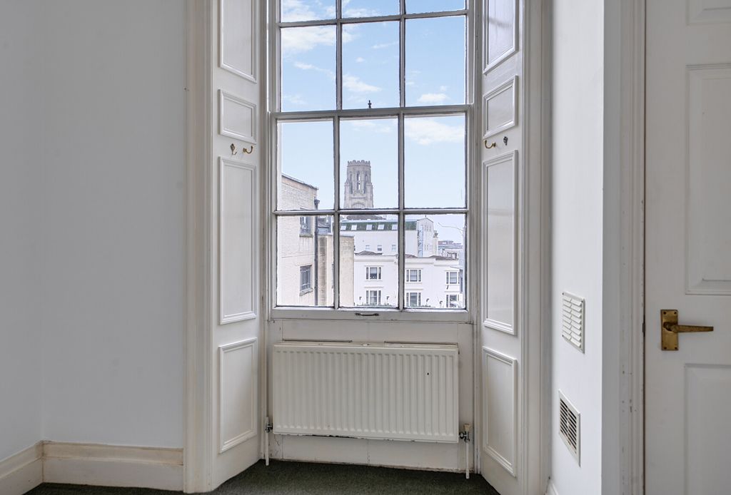 Property photo 1 of 12 1395155-9-694A7F4...