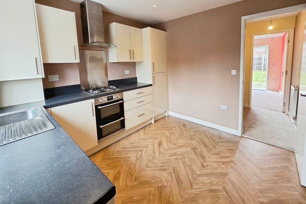 Property photo 2 of 13 Kitchen