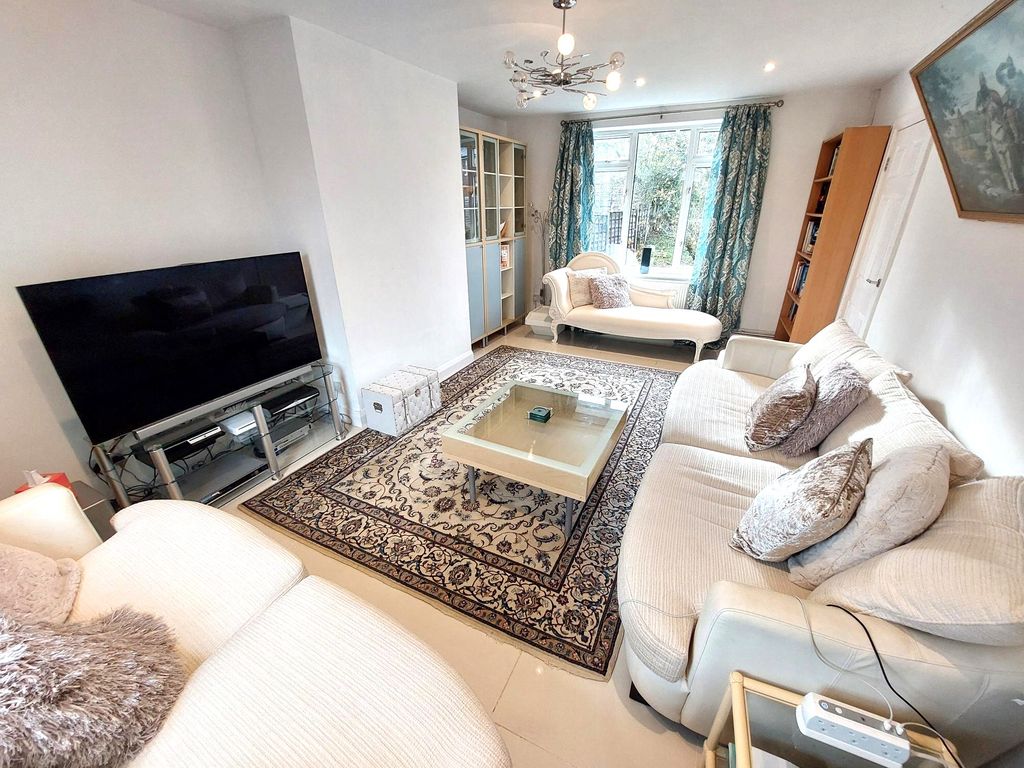 Property photo 2 of 19 20251110_111857