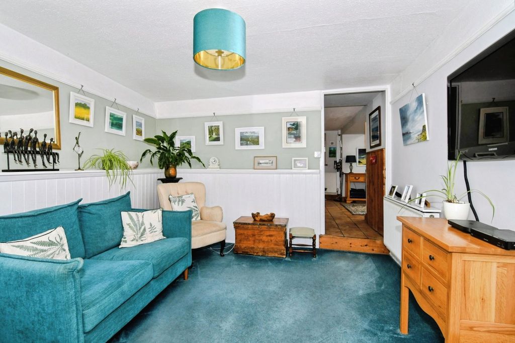 Property photo 3 of 19