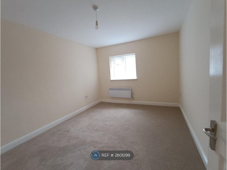 Property photo 3 of 9 Bedroom