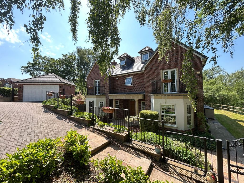 Property photo 1 of 61