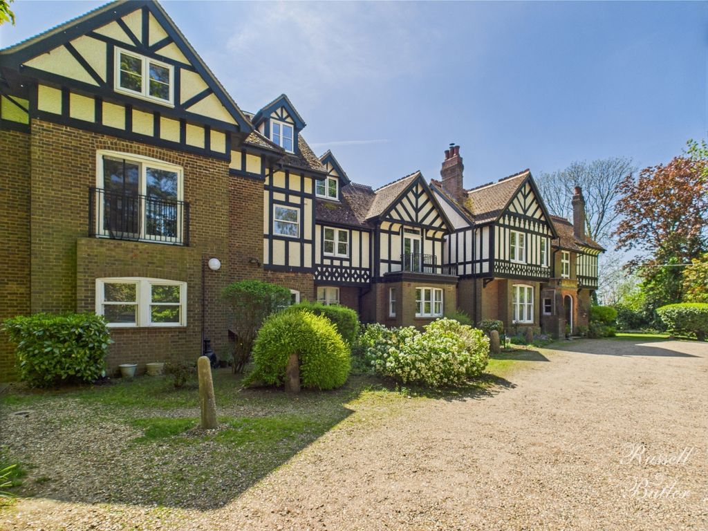 Property photo 1 of 16 Cam02127G0-Pr0287-Still030