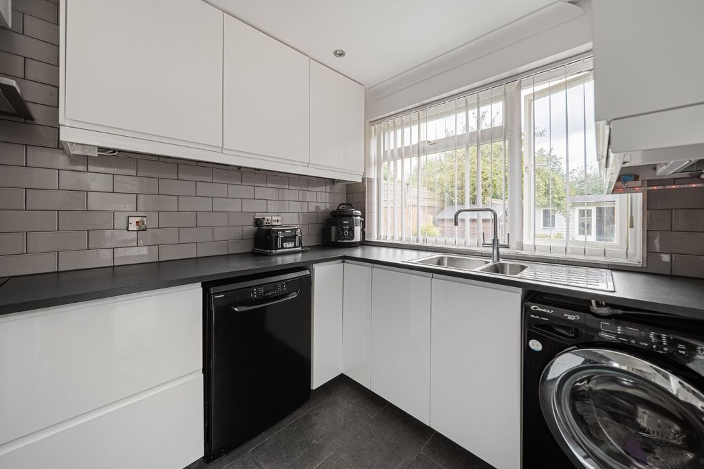Property photo 3 of 24 4332673