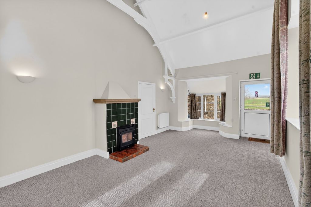 Property photo 3 of 26