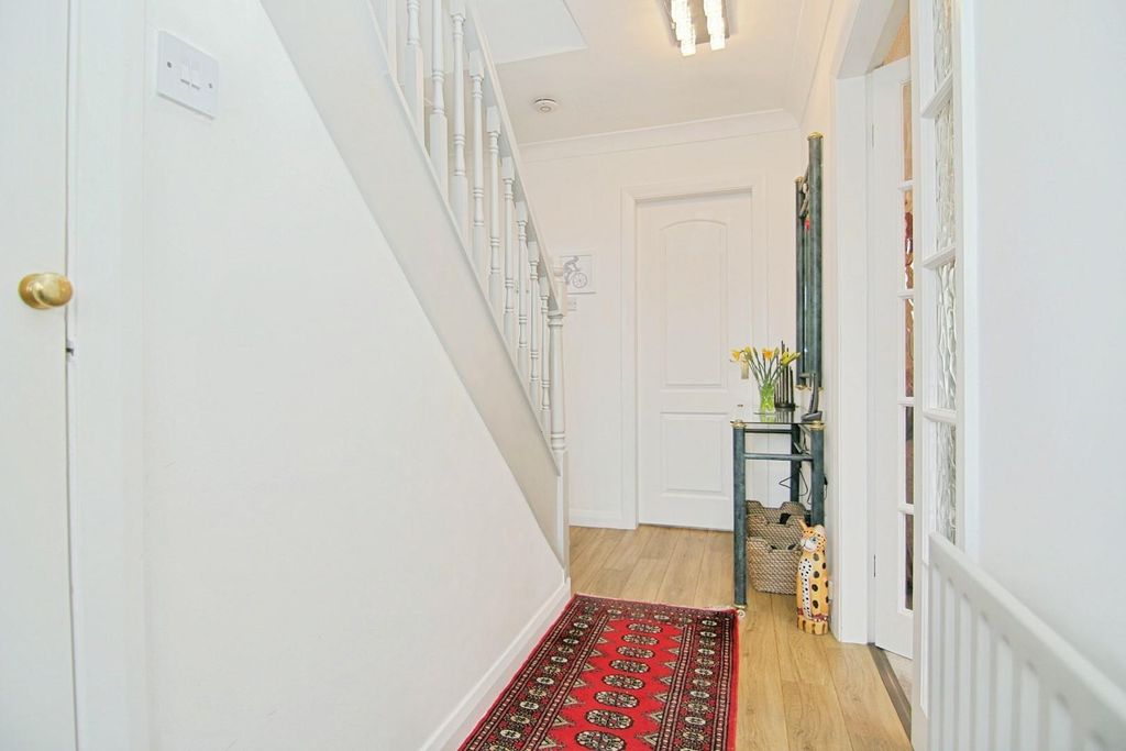 Additional image 6 of 4 bed detached house for saleRobin Chase, Pudsey LS28