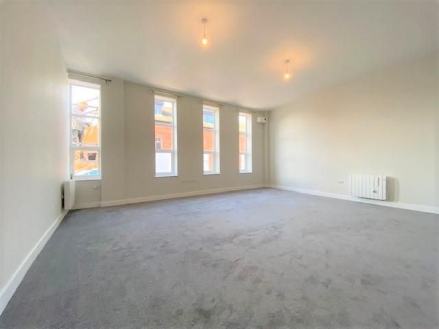 Property photo 2 of 7 8 College Street 6.Jpg