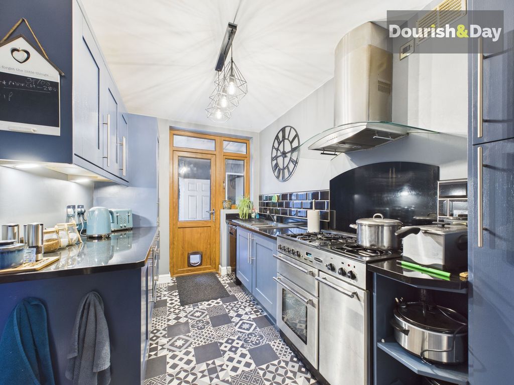 Property photo 3 of 15 Kitchen