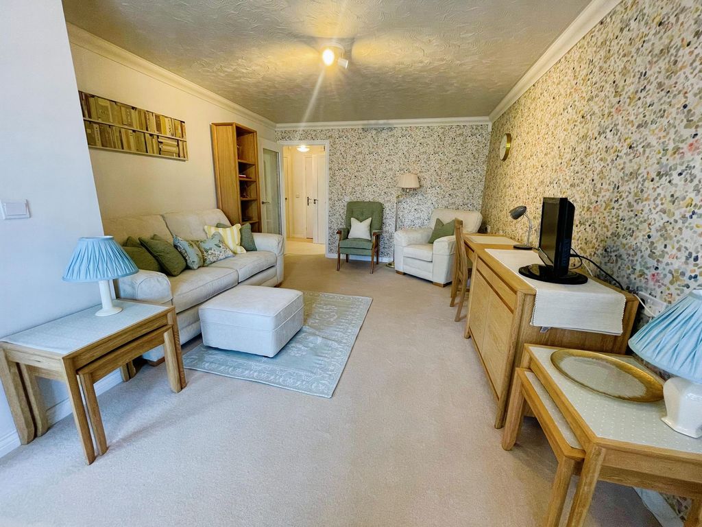 Property photo 2 of 12