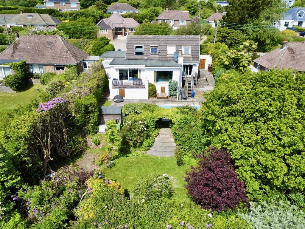 Property photo 1 of 30