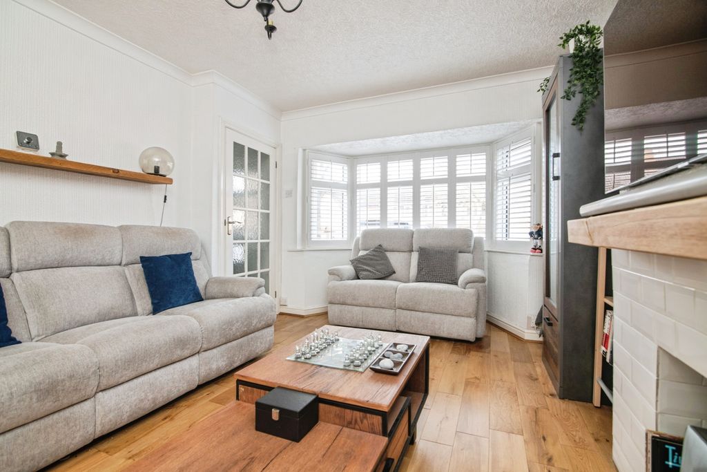 Property photo 3 of 25