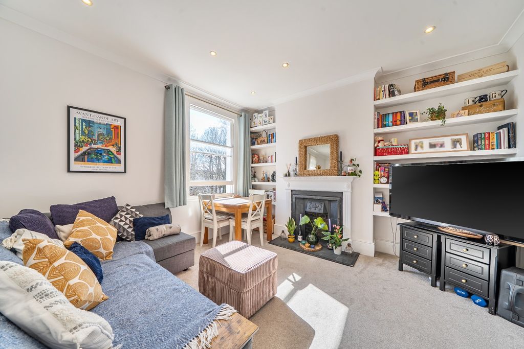 Property photo 2 of 10 4966832