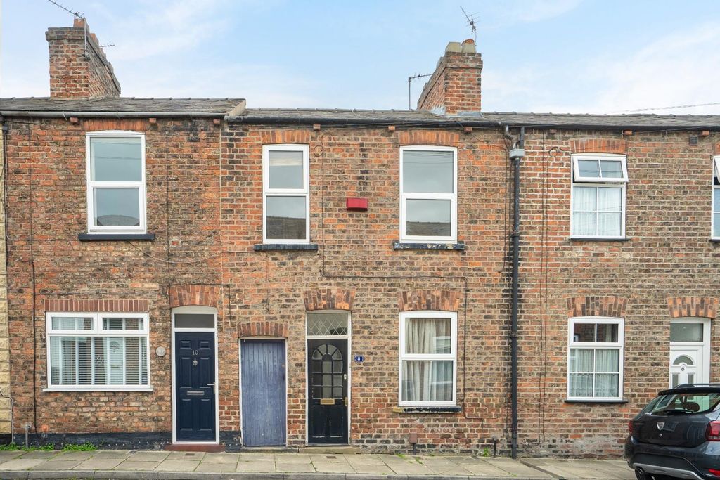 Property photo 1 of 16 External