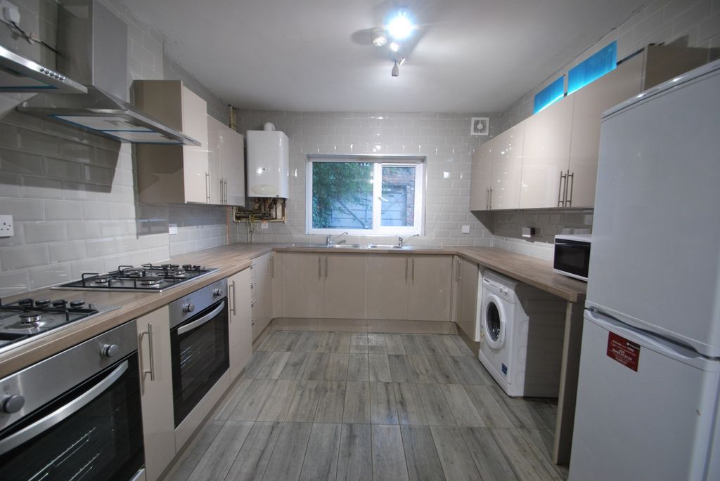 Property photo 3 of 11 Photo 1