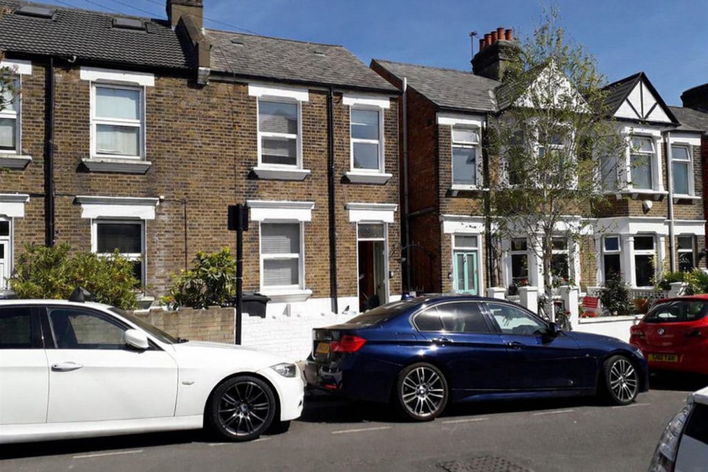 Property photo 2 of 12