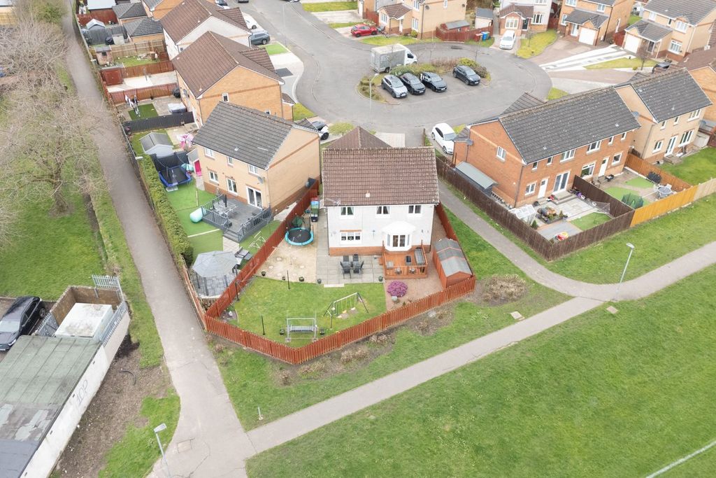 Property photo 2 of 43