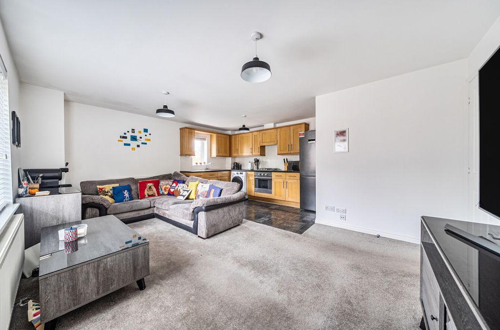 Property photo 2 of 13 1371484-5-68F7A99...