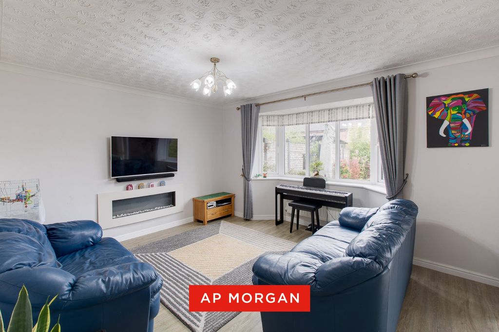 Property photo 2 of 18 Picture No. 07