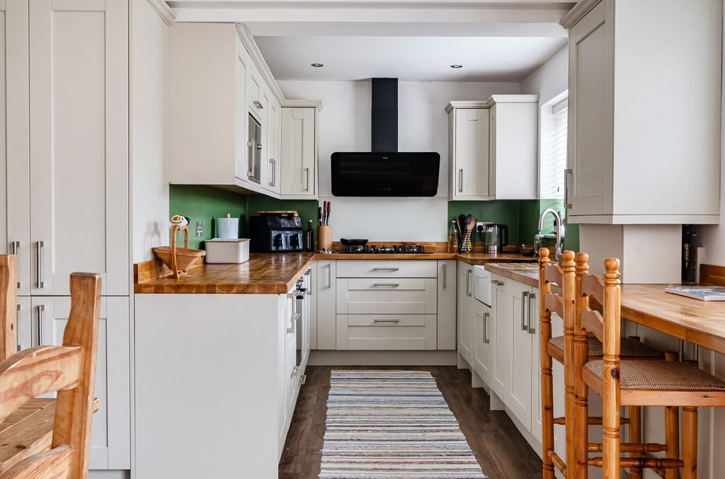 Property photo 3 of 15 Kitchen/Dining Room