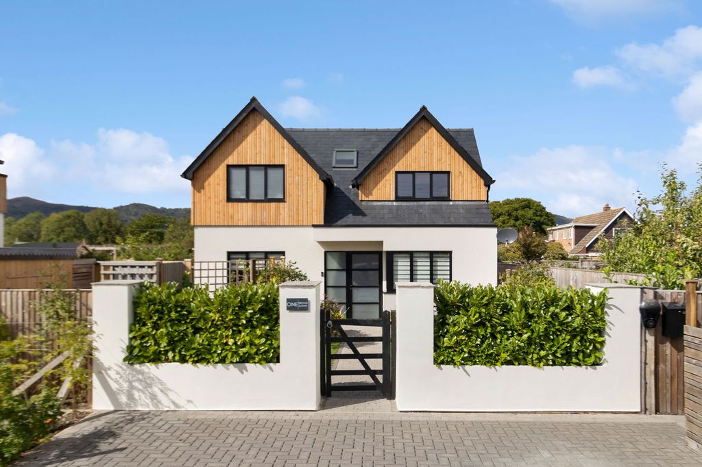 Property photo 1 of 21