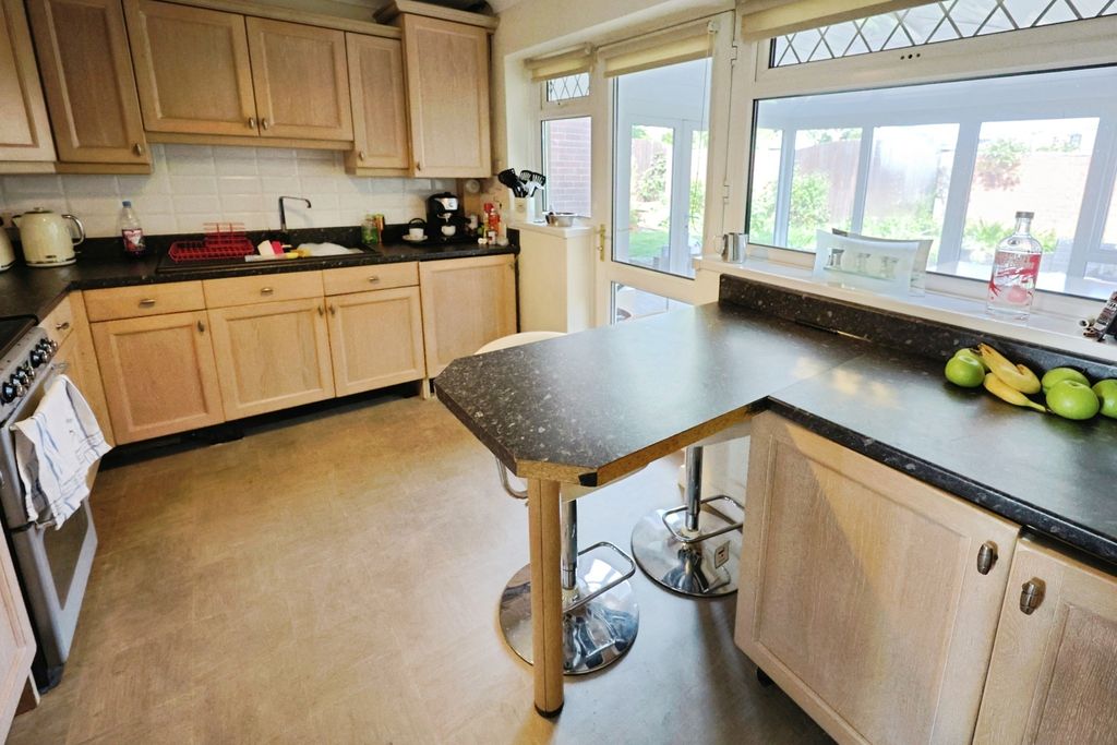Property photo 3 of 10 Pbox-Img.Jpg