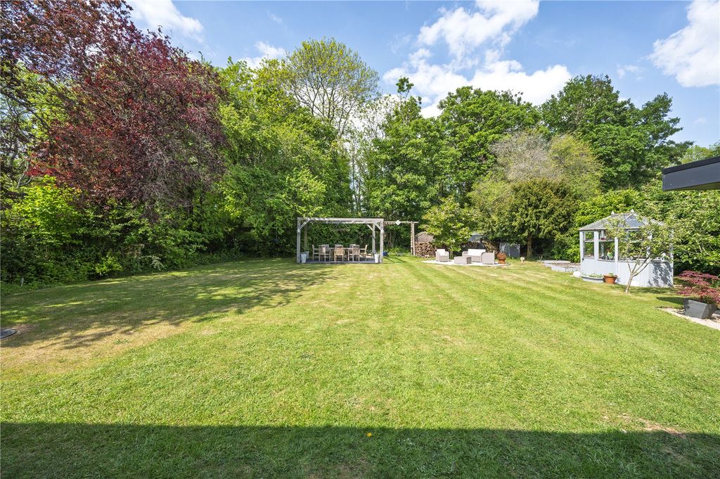 Property photo 3 of 17 Garden