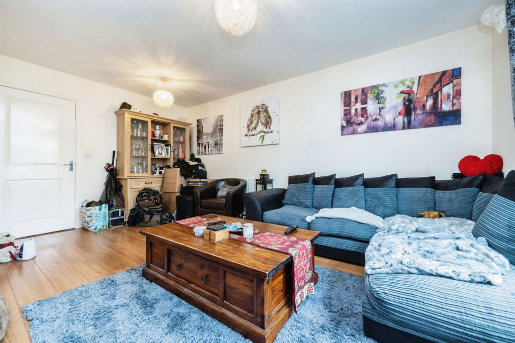 Property photo 2 of 13