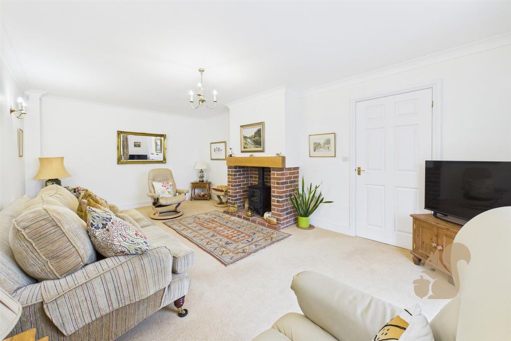 Property photo 3 of 25 Living Room