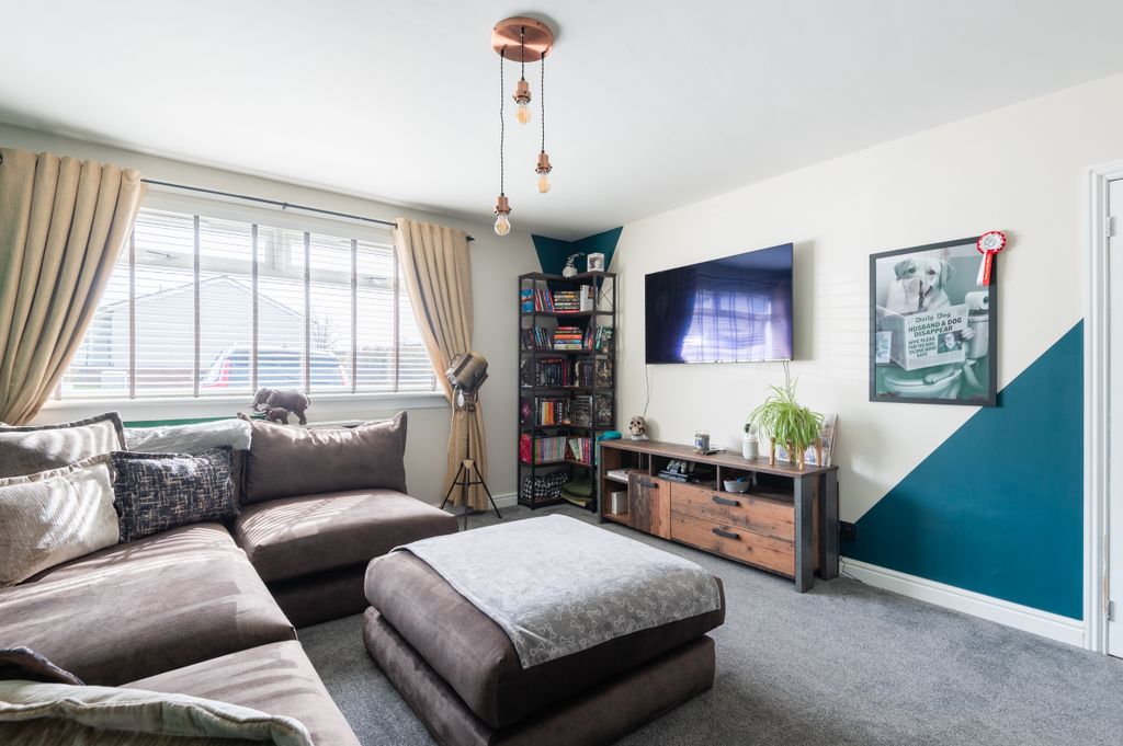 Property photo 2 of 23