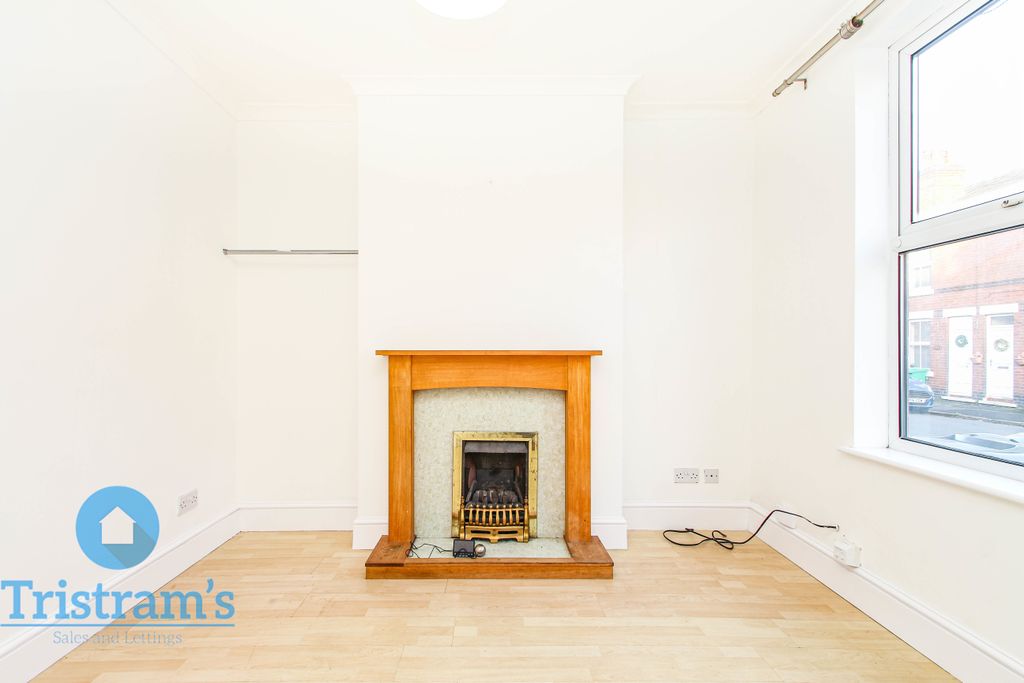 Property photo 3 of 13 Img_8431